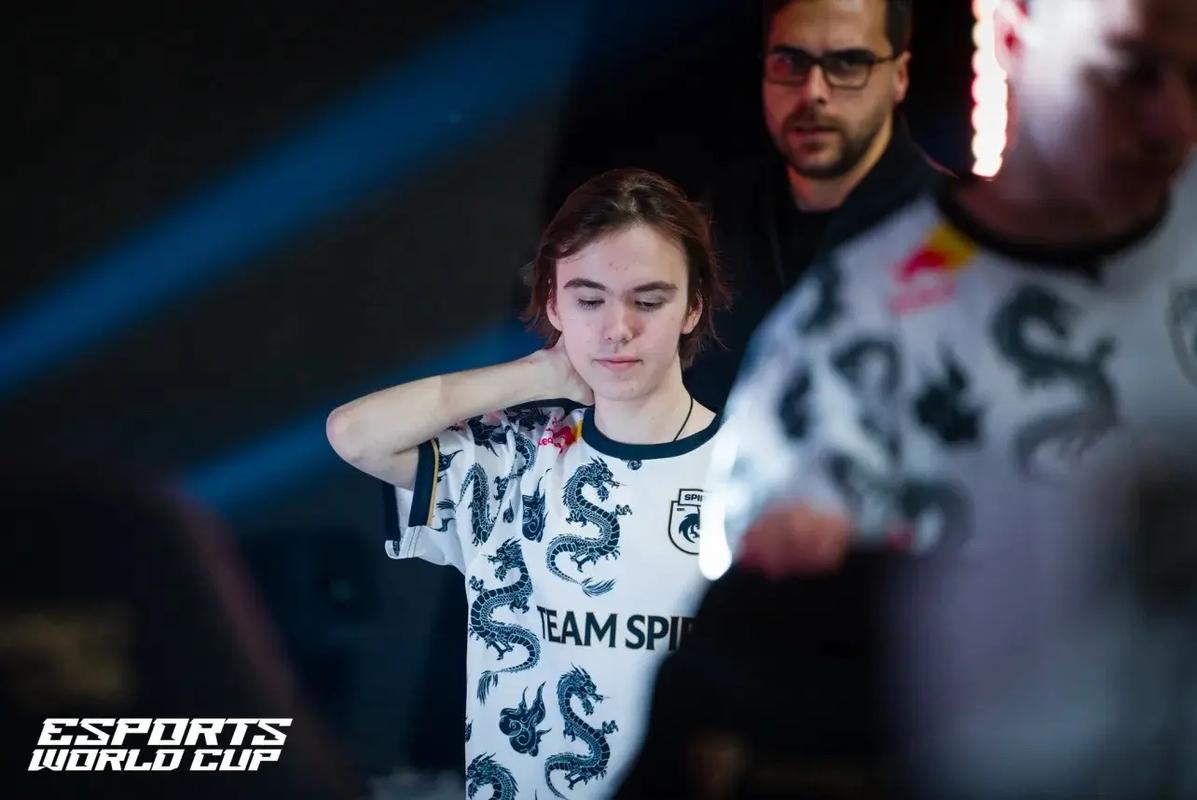 资讯绝地求生 滑翔机飞全局！零杀苟第二