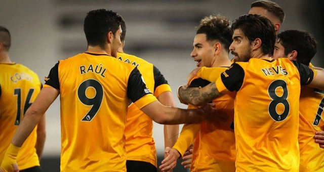 【lpl战报】TES 2-0 LGD：knight瑞兹无解发挥 TES快刀斩乱麻战胜LGD